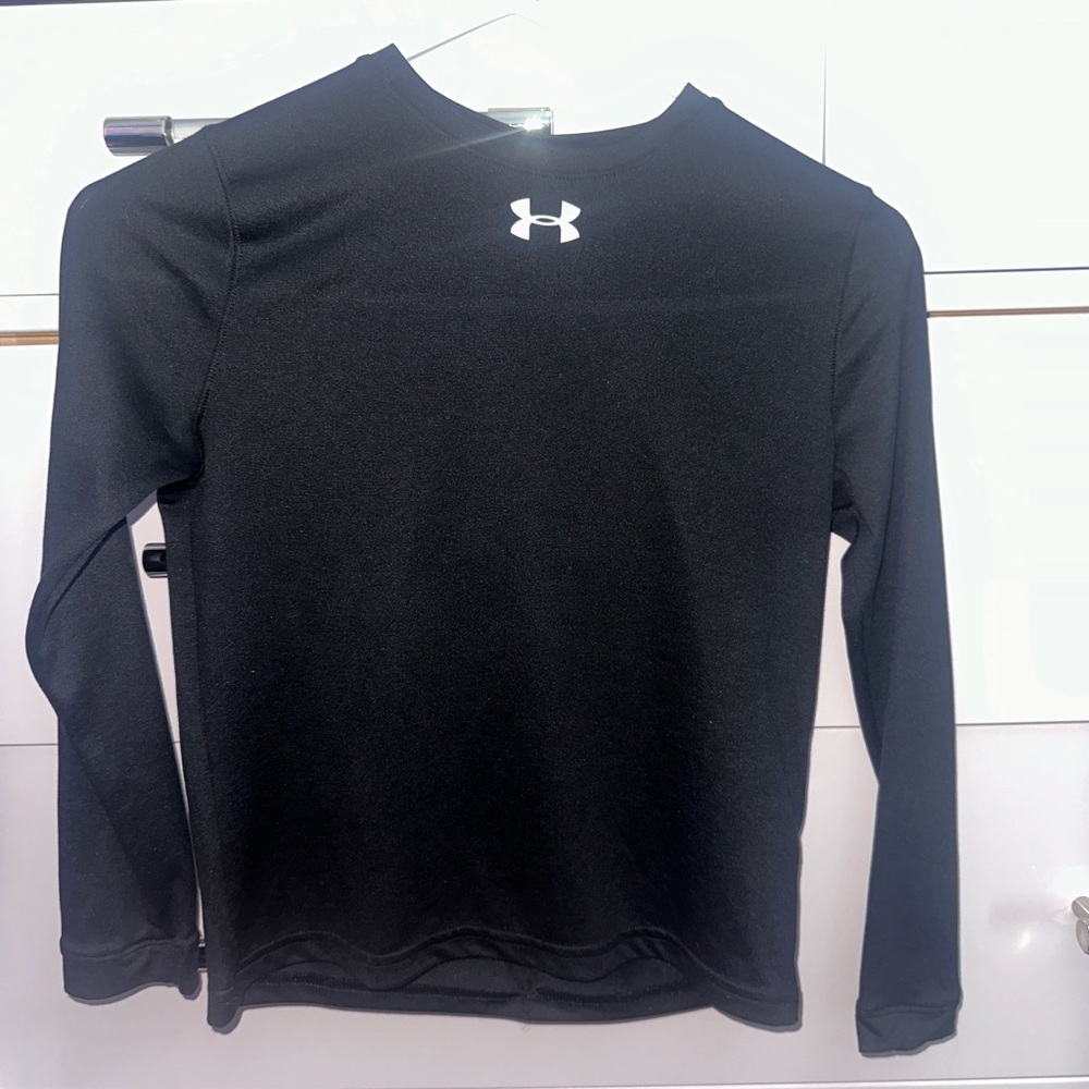Underarmour black long sleeve shirt youth small fits adult XS